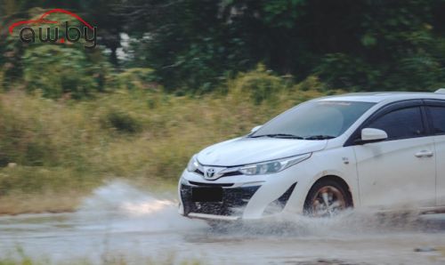 Opel Corsa  Toyota Yaris.     B-